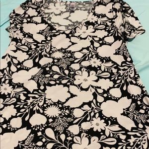 Lularoe classic tee
